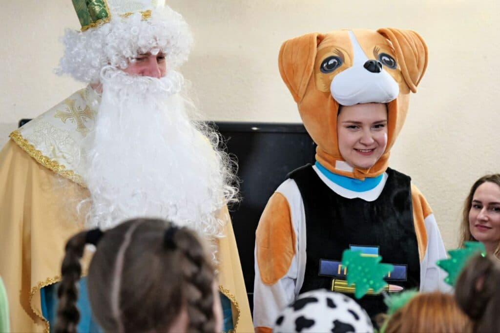 Філашкін привітав дітлахів переселенців з Краматорського району зі святами