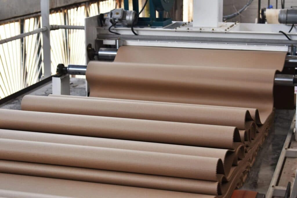 Краматорське товариство сліпих за підтримки USAID відновлює виробництво гофрокартону на Київщині (фото)