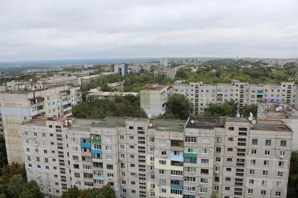 Загарбники завили що майже 2000 багатоквартирних будинків в "лнр" не обслуговуються жодною "керуючою компанією"