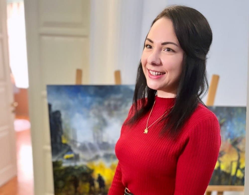 Відкрилася виставка картин художниці з Маріуполя Хмельницькому "Життя крізь війну" (фото)