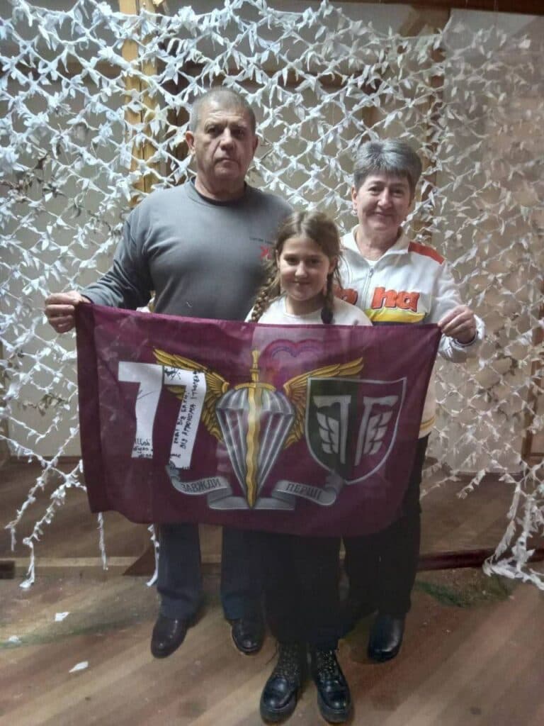 Волонтерська родина маріупольців стала приклад незламності