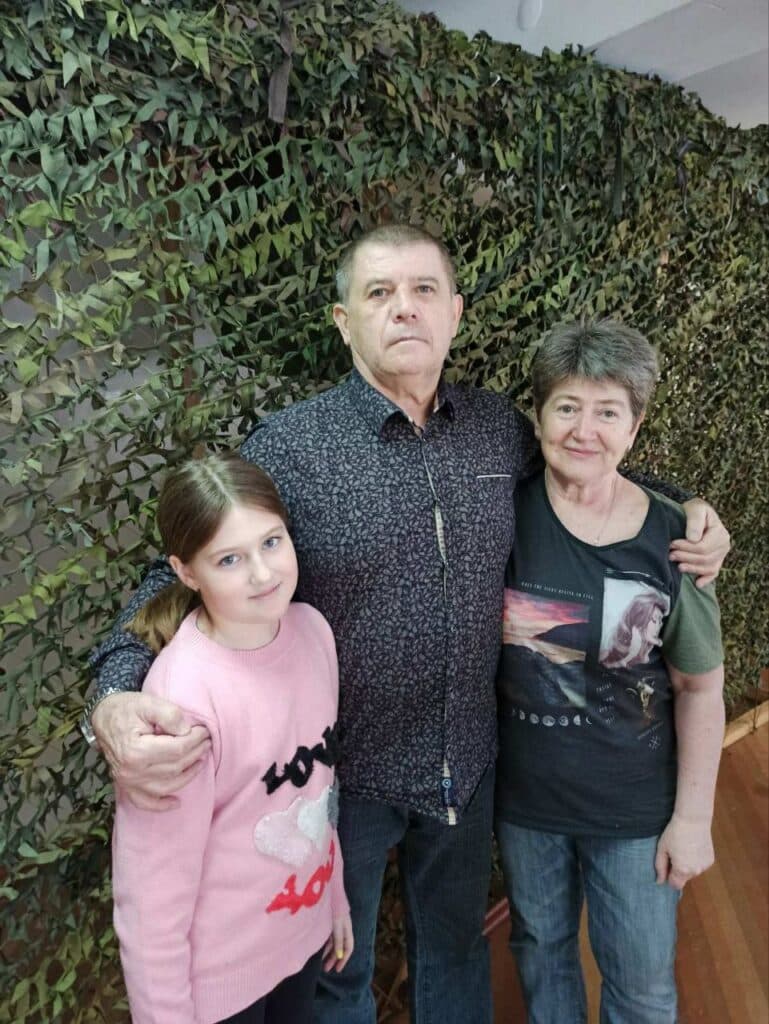 Волонтерська родина маріупольців стала приклад незламності