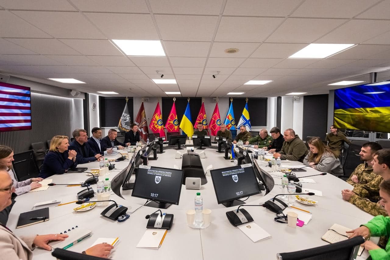 Міністр оборони України обговорив з делегацією США питання кібербезпеки
