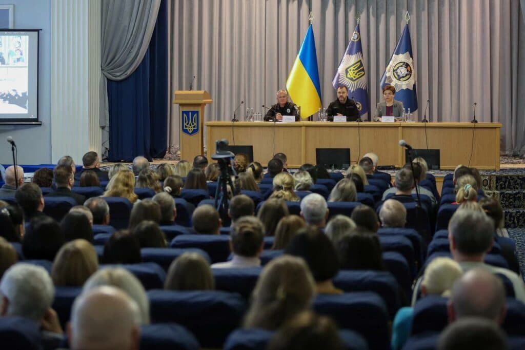 Міністр внутрішніх справ України представив ректора Національної академії внутрішніх справ — доктора юридичних наук, професора, заслуженого юриста України, полковника поліції Руслана Сербина