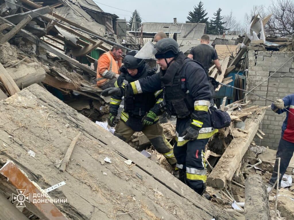 Минулої доби в Удачному ворог завдав авіаудару по житловій забудові, загинула 1 людина