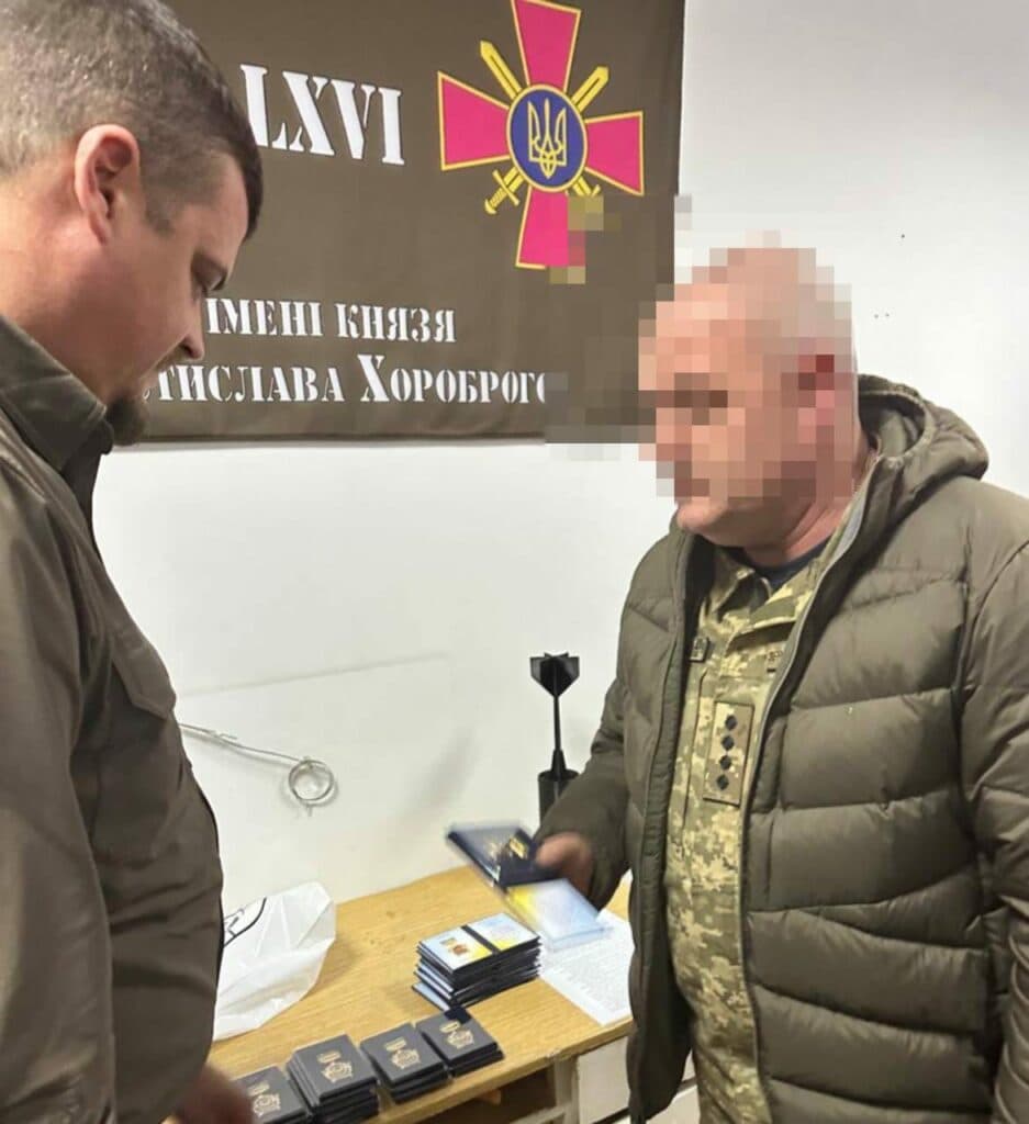 Наградили бойцов двух бригад, защищающих Луганщину