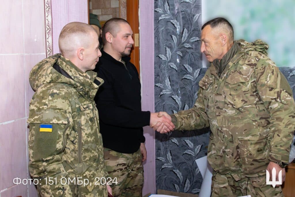 Лучших бойцов 151-й отдельной механизированной бригады отметили наградами