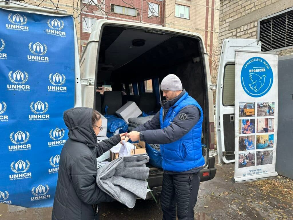 Постраждалі мешканці Дружківської громади отримали допомогу від благодійників