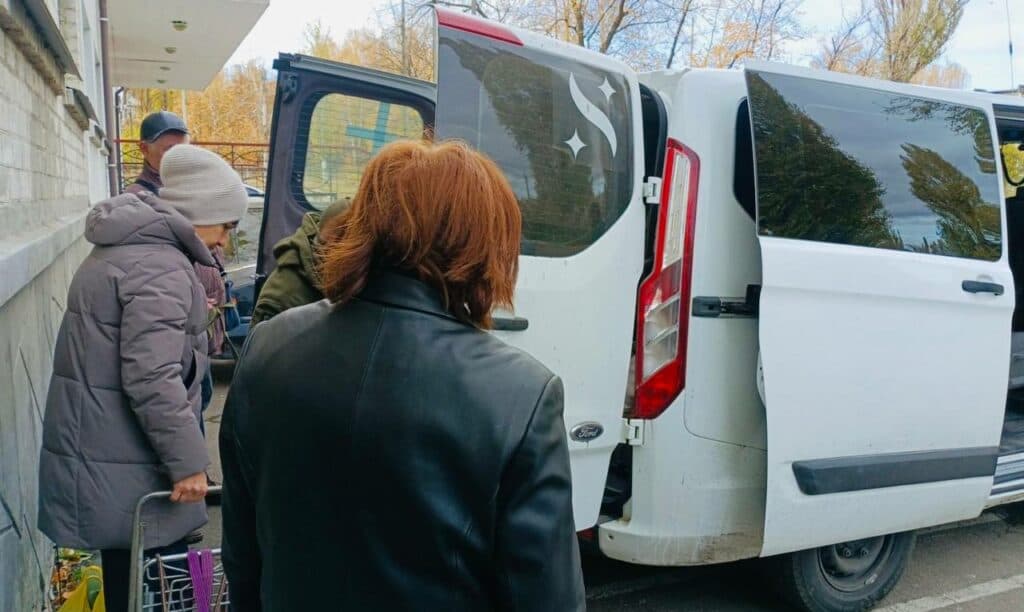 Служба у справах дітей Покровської міської ради продовжує евакуацію родин з дітьми