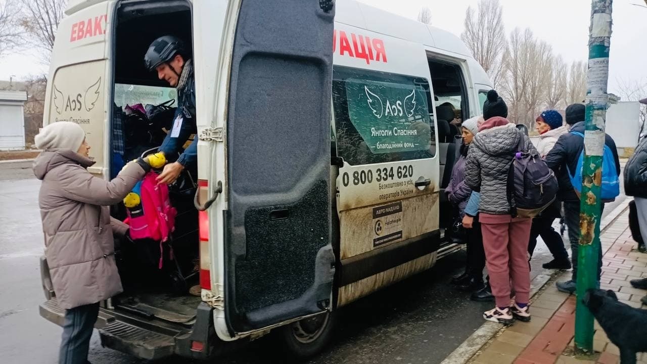 Служба у справах дітей Покровської міської ради продовжує евакуацію родин з дітьми