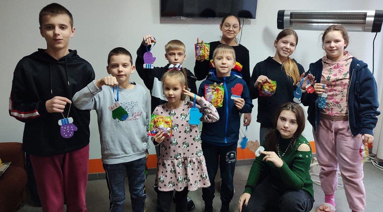 У Дніпрі діти з Торецької громади взяли участь у святковому майстер-класі