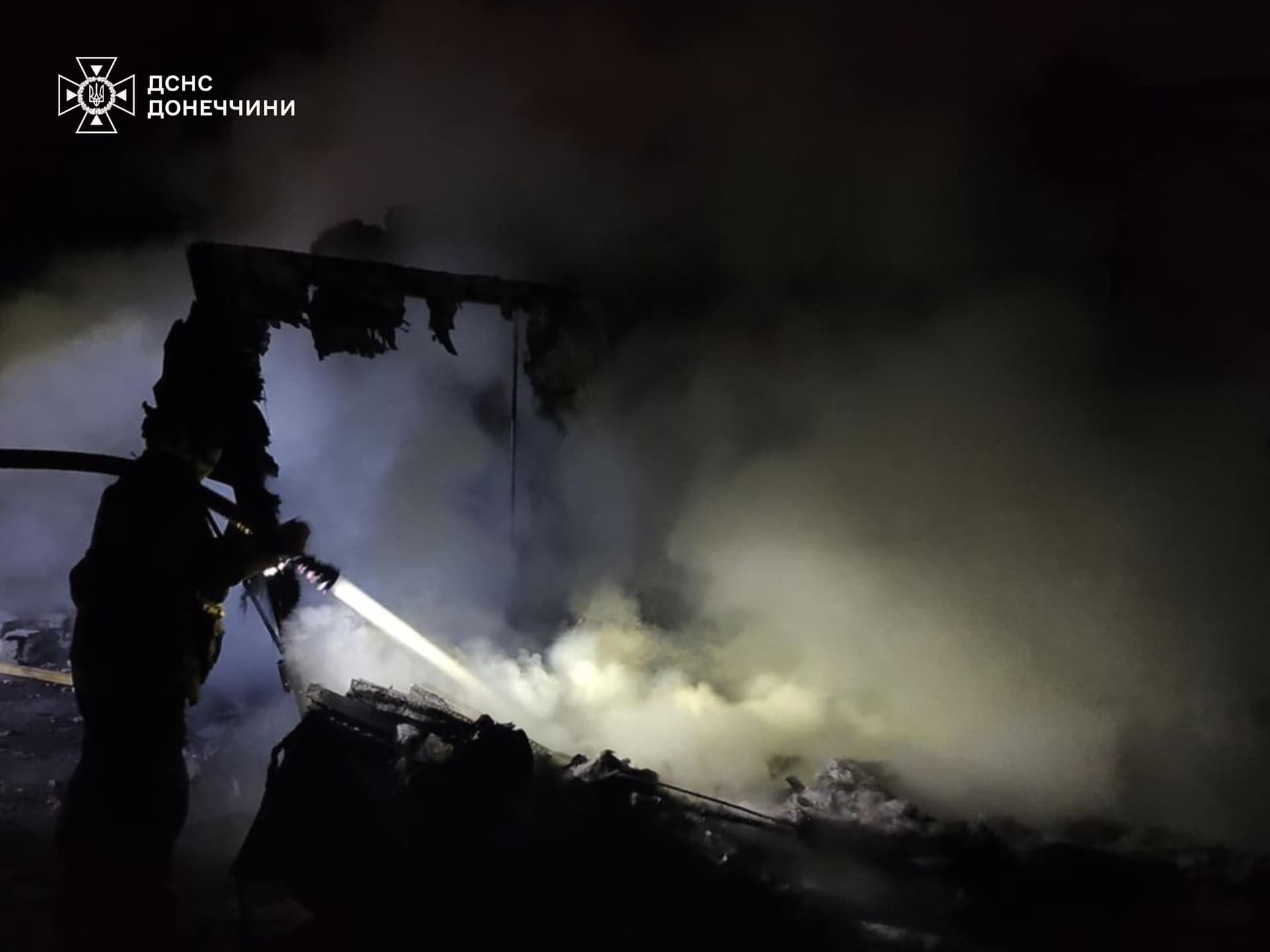 У Дружківці рятувальники ліквідували наслідки ворожого обстрілу