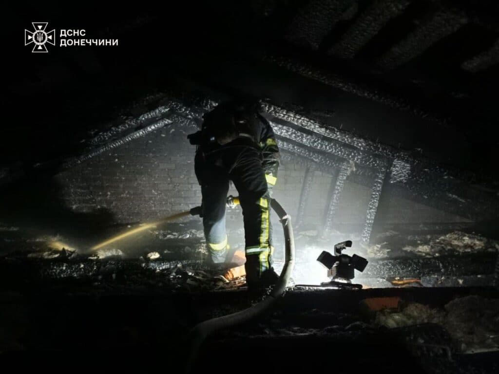 У Лимані рятувальники ліквідували дві пожежі за добу, одна з яких спричинена ворожим обстрілом