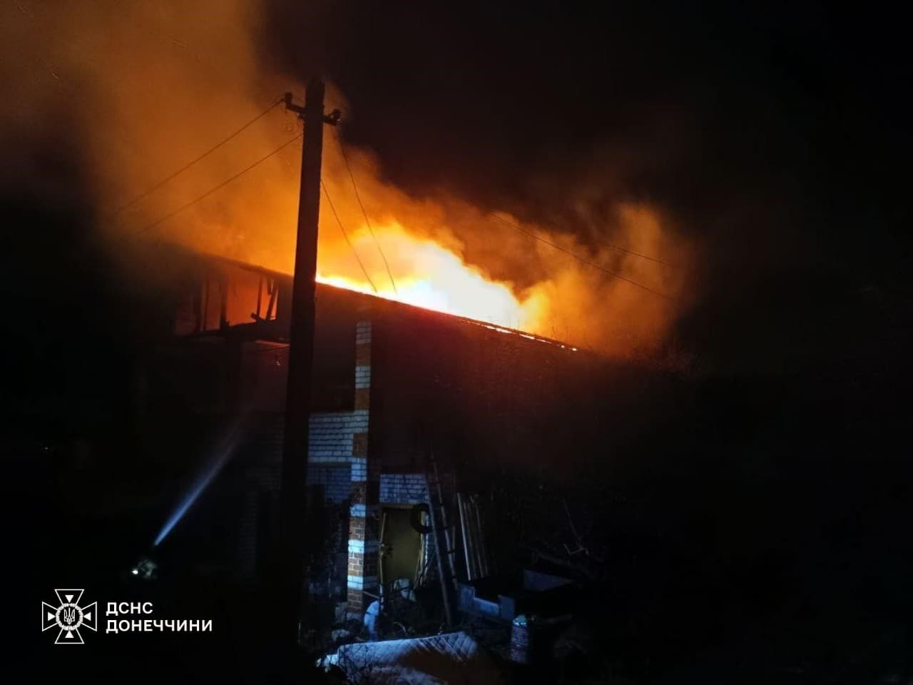 У Лимані рятувальники ліквідували дві пожежі за добу, одна з яких спричинена ворожим обстрілом