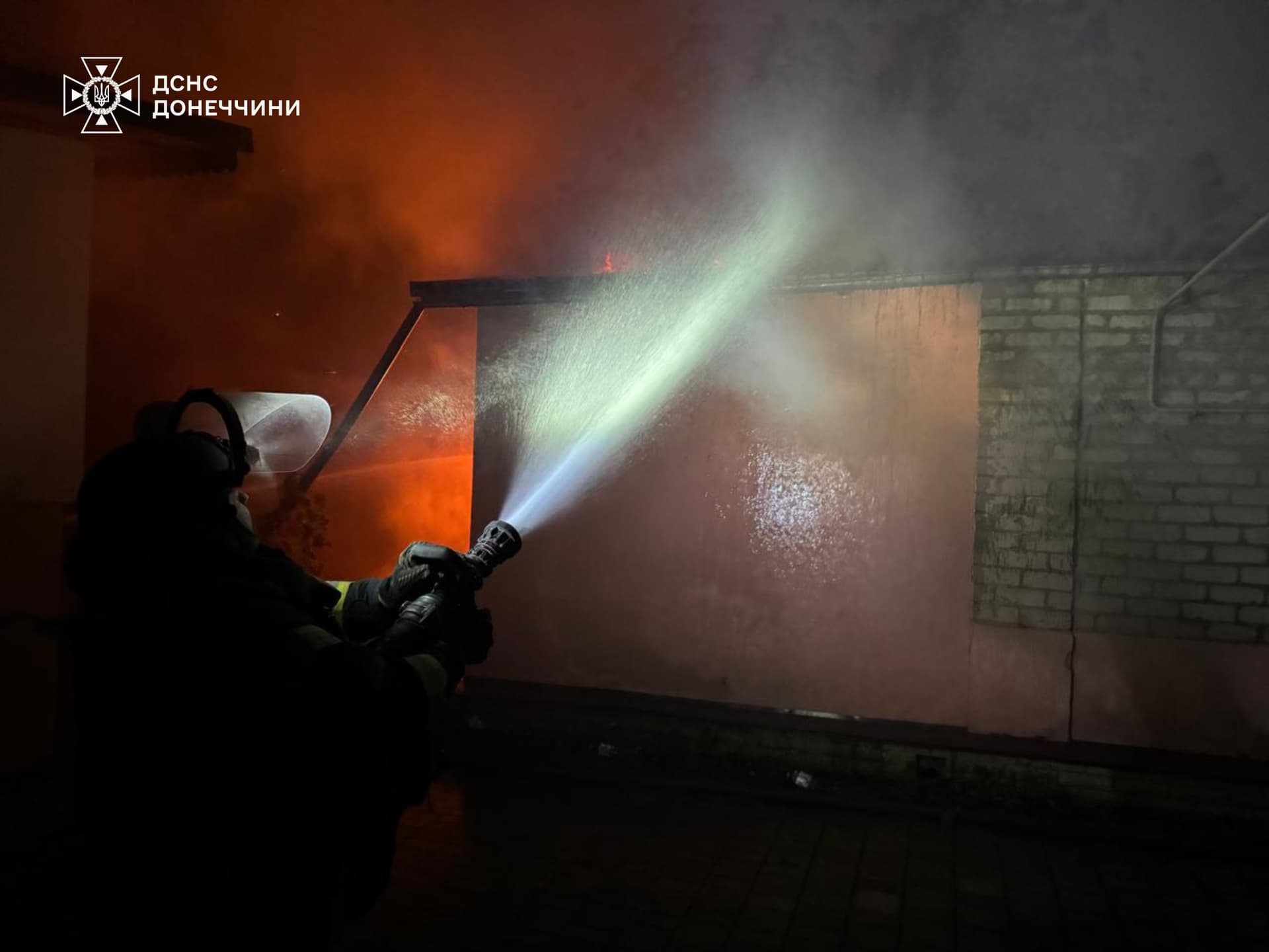 У Покровську рятувальники ліквідували загоряння житлового будинку