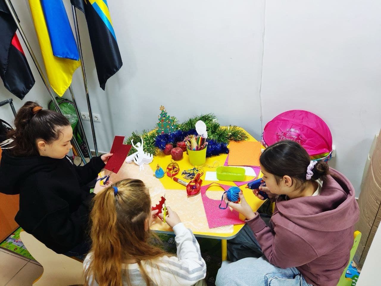 У хабах Торецької громади встановили прикрашені переселенцями ялинки