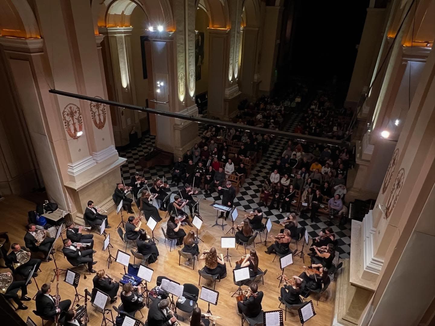 У виконанні Академічного симфонічного оркестру з Луганщини відбувся джазовий концерт