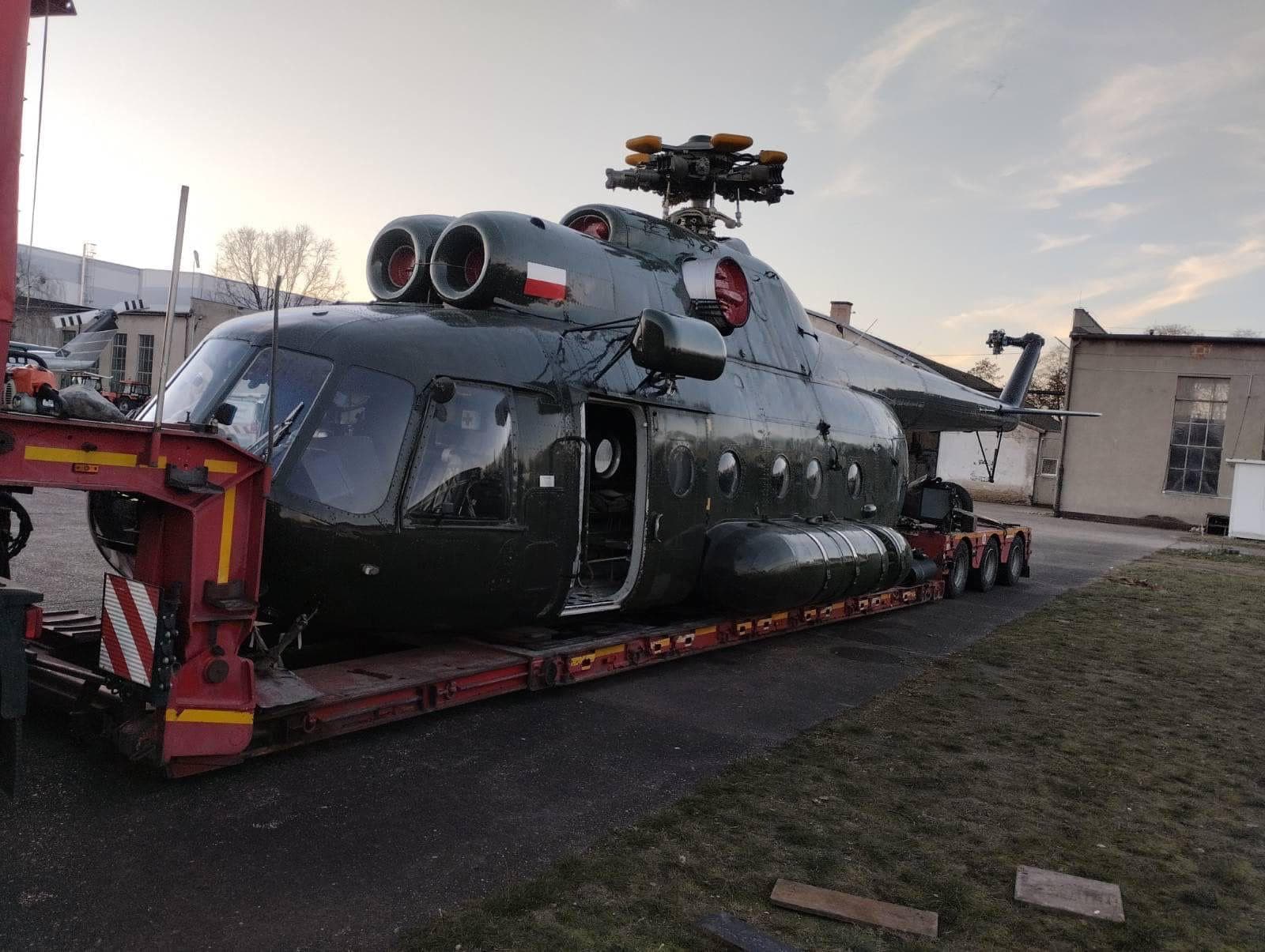 Україні отримала від Польщі три гелікоптери Мі-8 та Bell 412-HP