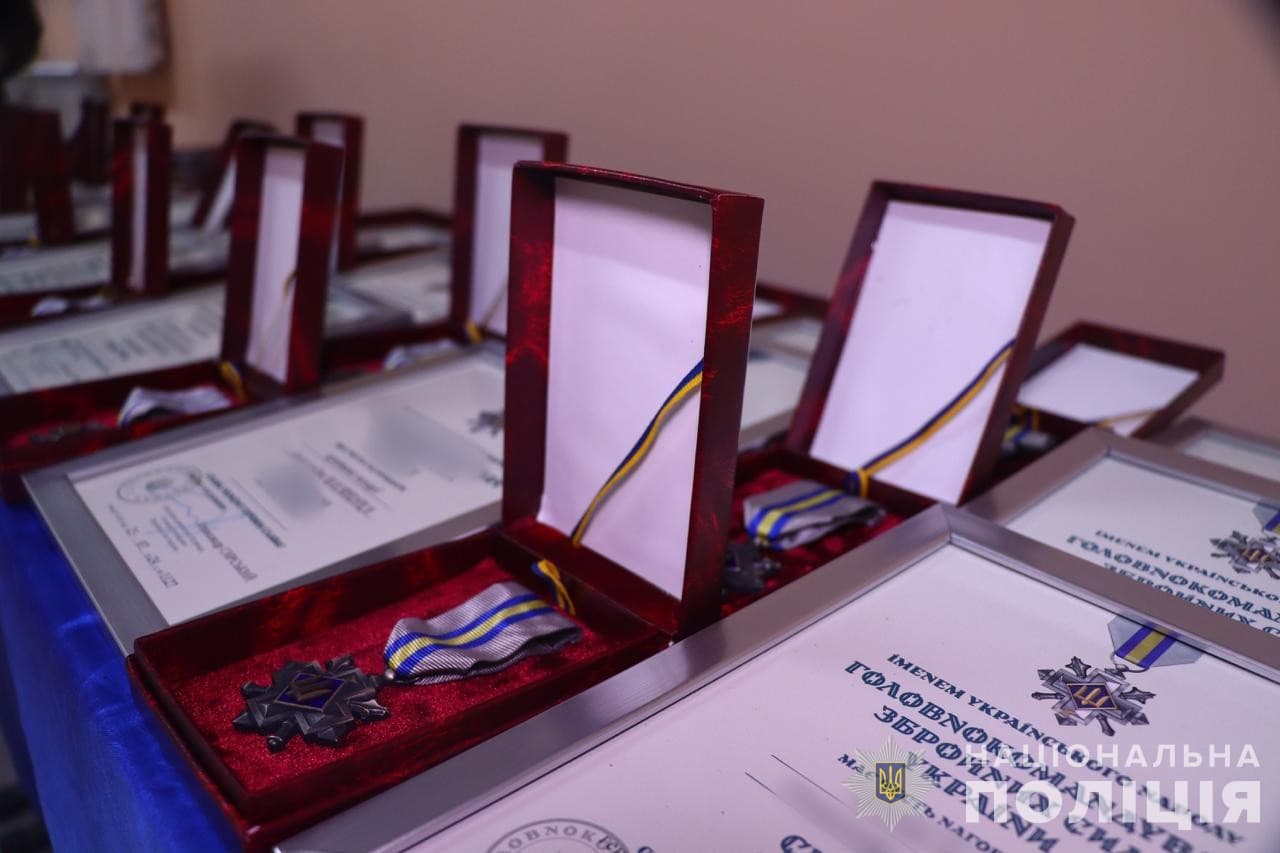 Заступник Голови Нацполіції України нагородив поліцейських, які несуть службу на Донеччині