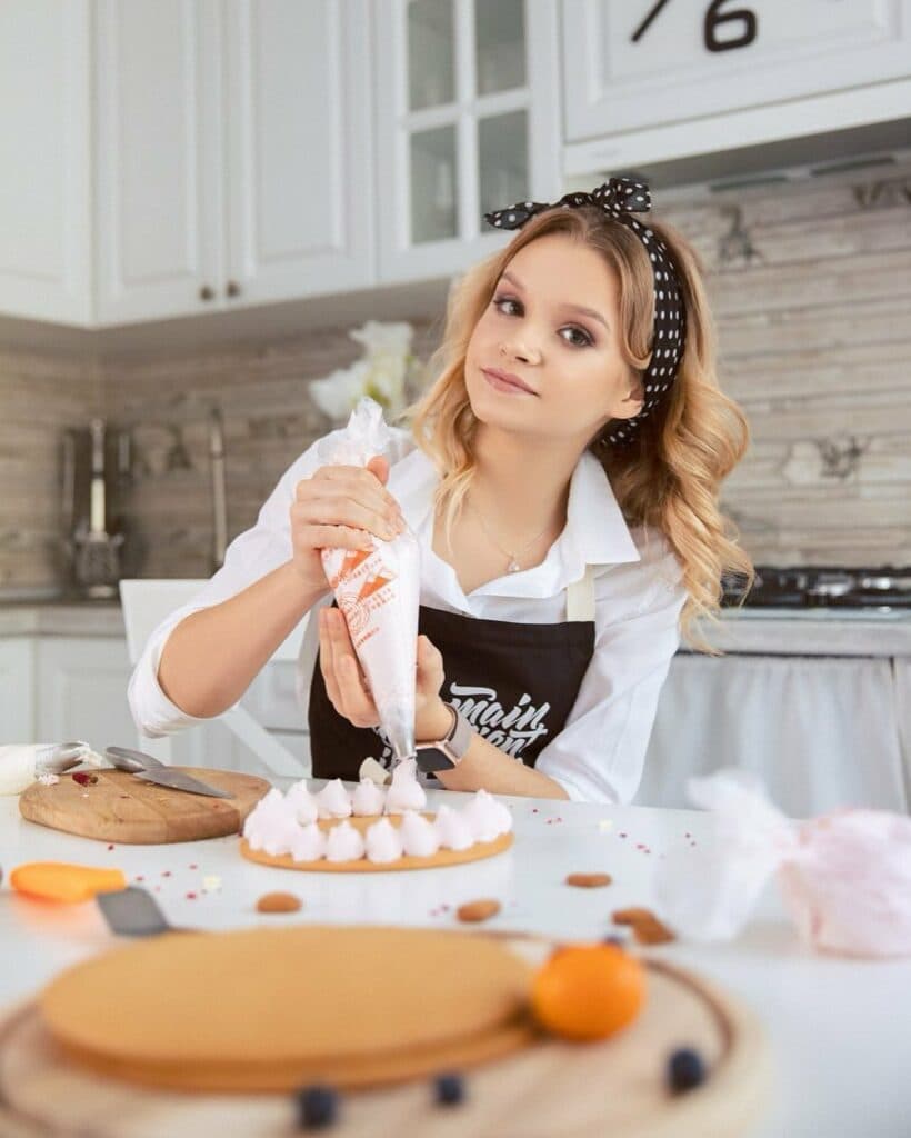 кондитерка селидове Вікторія Лобода