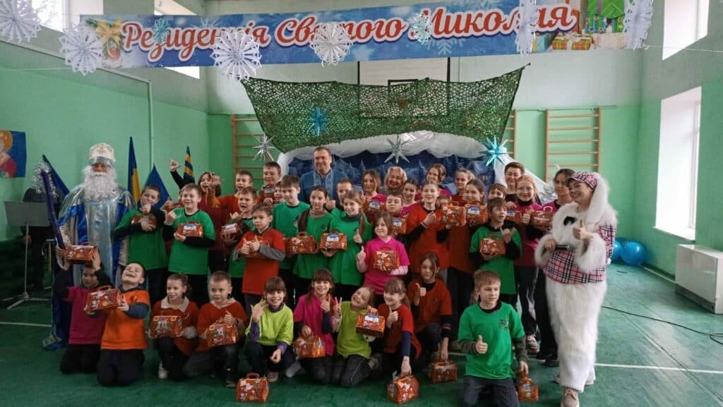 более 86 500 детей Донбасса получат подарки к рождественским и новогодним праздникам