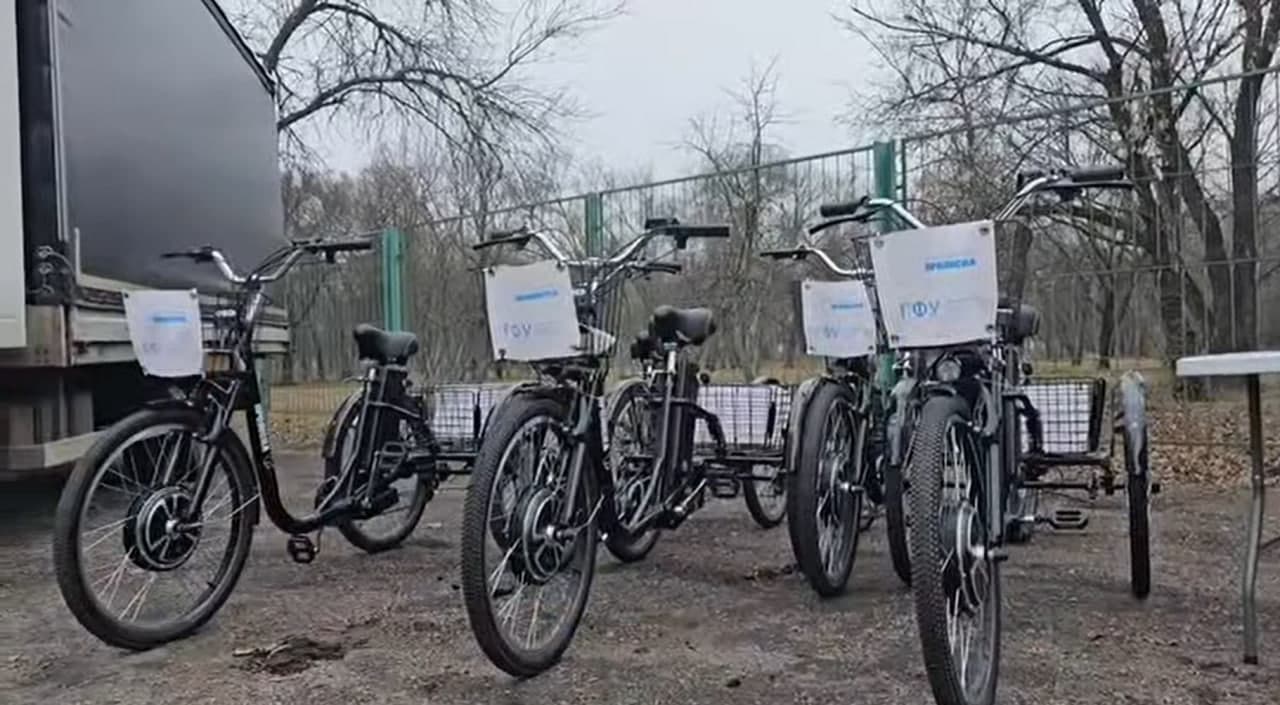 14 електричних велосипедів отримали соціальні заклади Донеччини