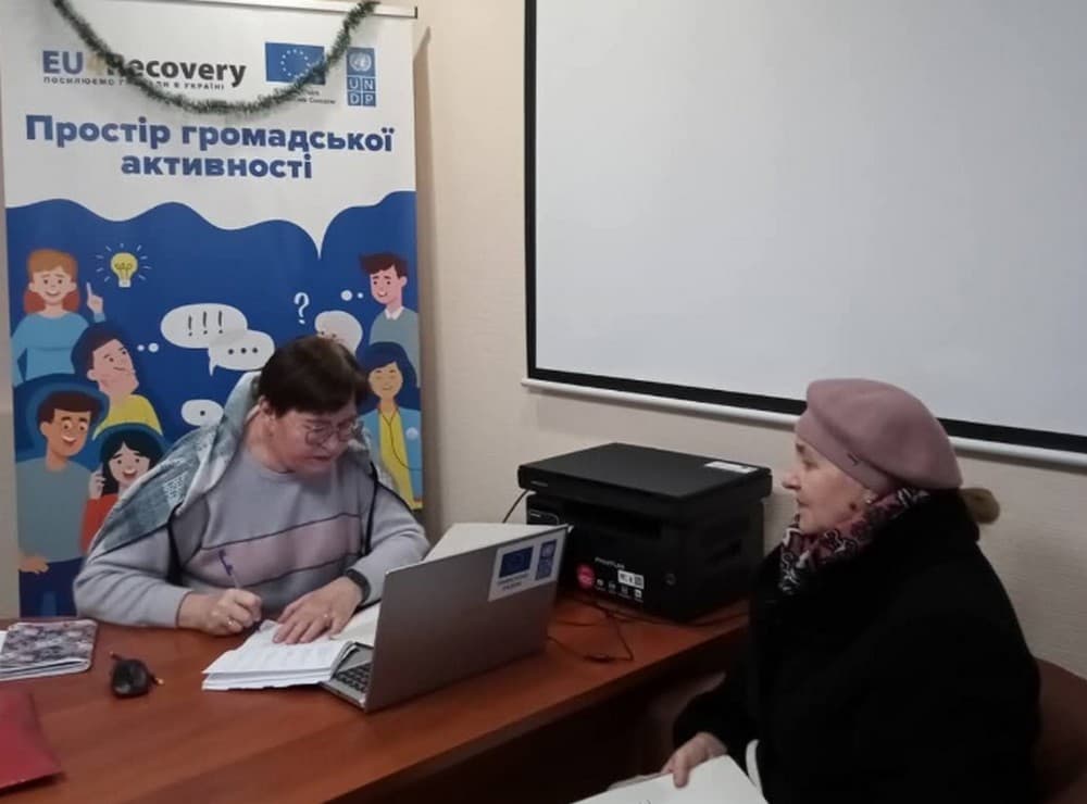 У Нижньодуванському хабі в Харкові ВПО приймають психолог, адміністратор ЦНАПу, представник ПФУ