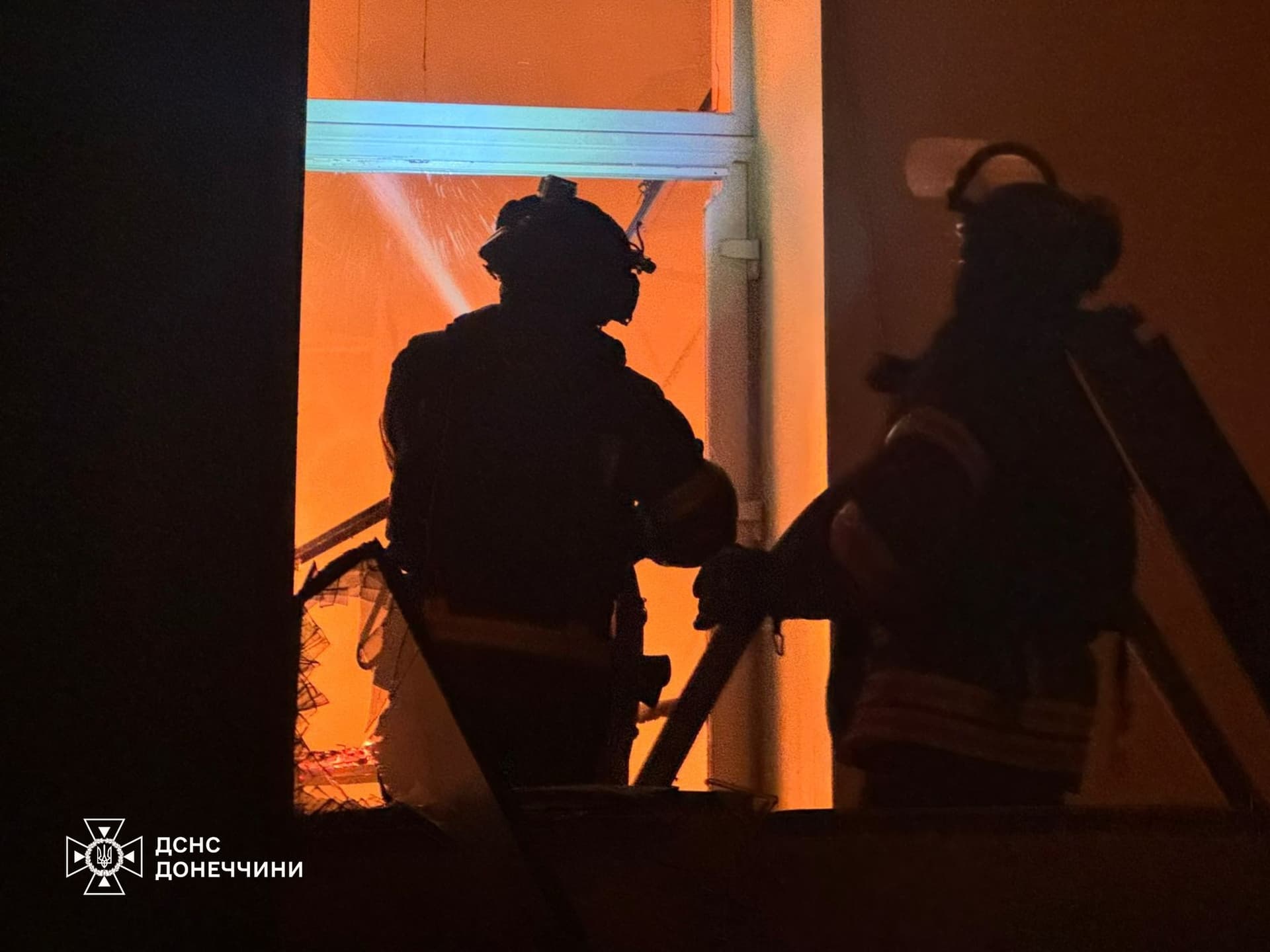 Минулої доби у Мирнограді надзвичайники працювали під ворожими обстрілами