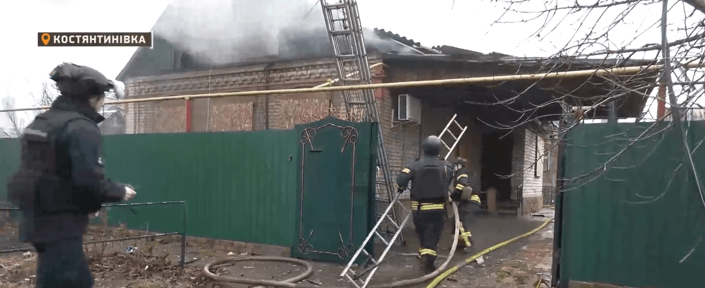 Окупанти обстрілюють Костянтинівку авіабомбами та мінами (відео)