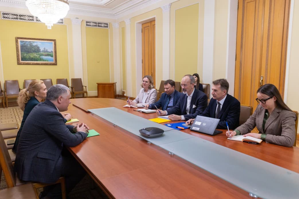 Володимир Зеленський обговорив із Президентом Євроради посилення санкційного тиску на рф та зміцнення позицій України для встановлення миру