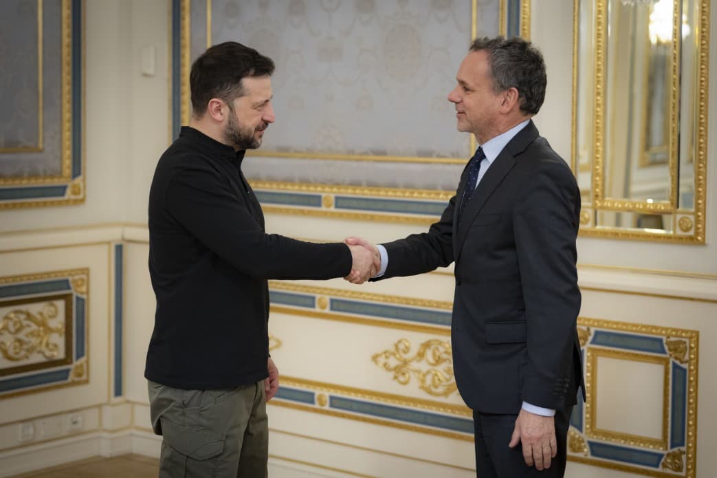 Президент України Володимир Зеленський зустрівся з Міністром закордонних справ Нідерландів Каспаром Велдкампом, який перебуває в Україні з візитом