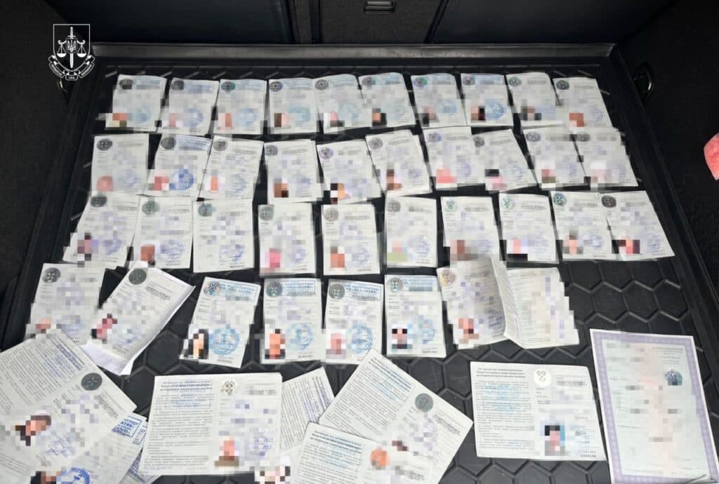 Прокуроры Луганщины приняли участие в разоблачении коррупционных схем сотрудников сервисных центров МВД и правоохранителей