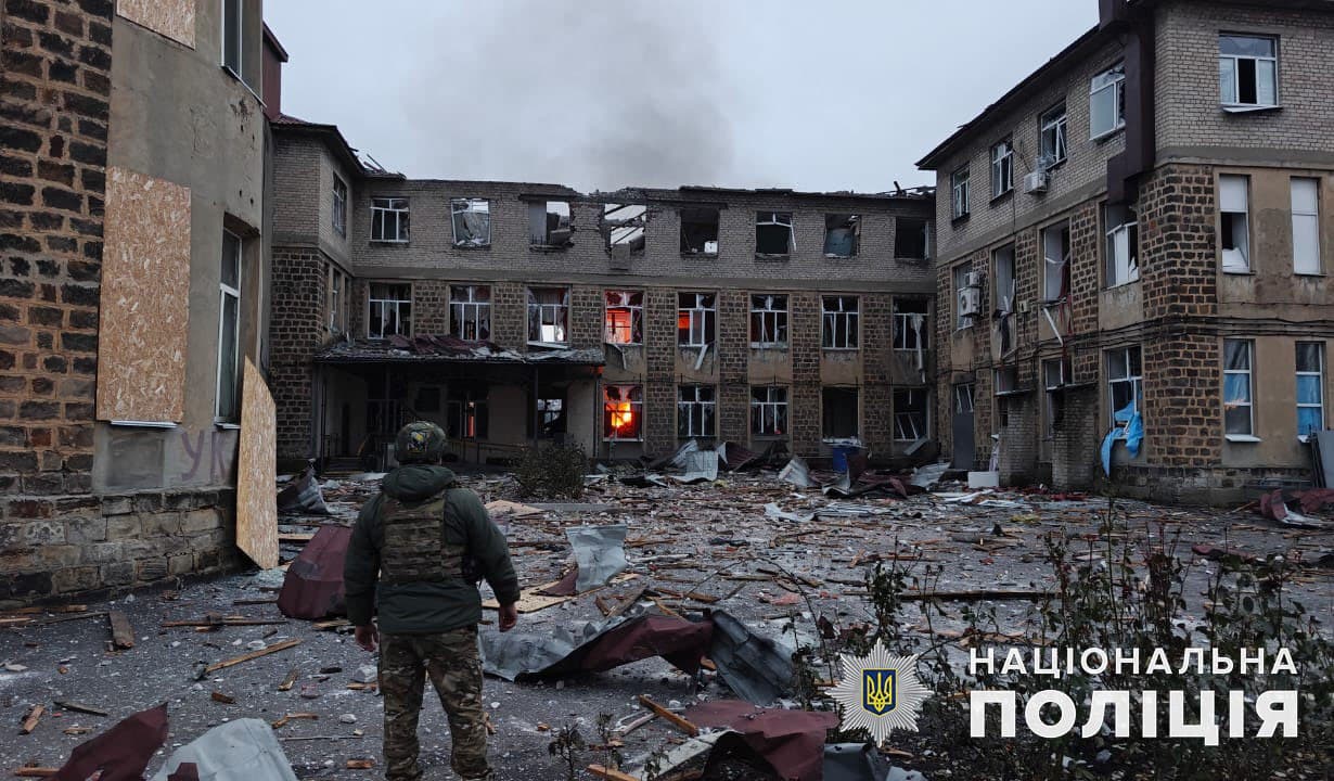 Протягом доби поліція зафіксувала 3737 ворожих ударів по Донеччині