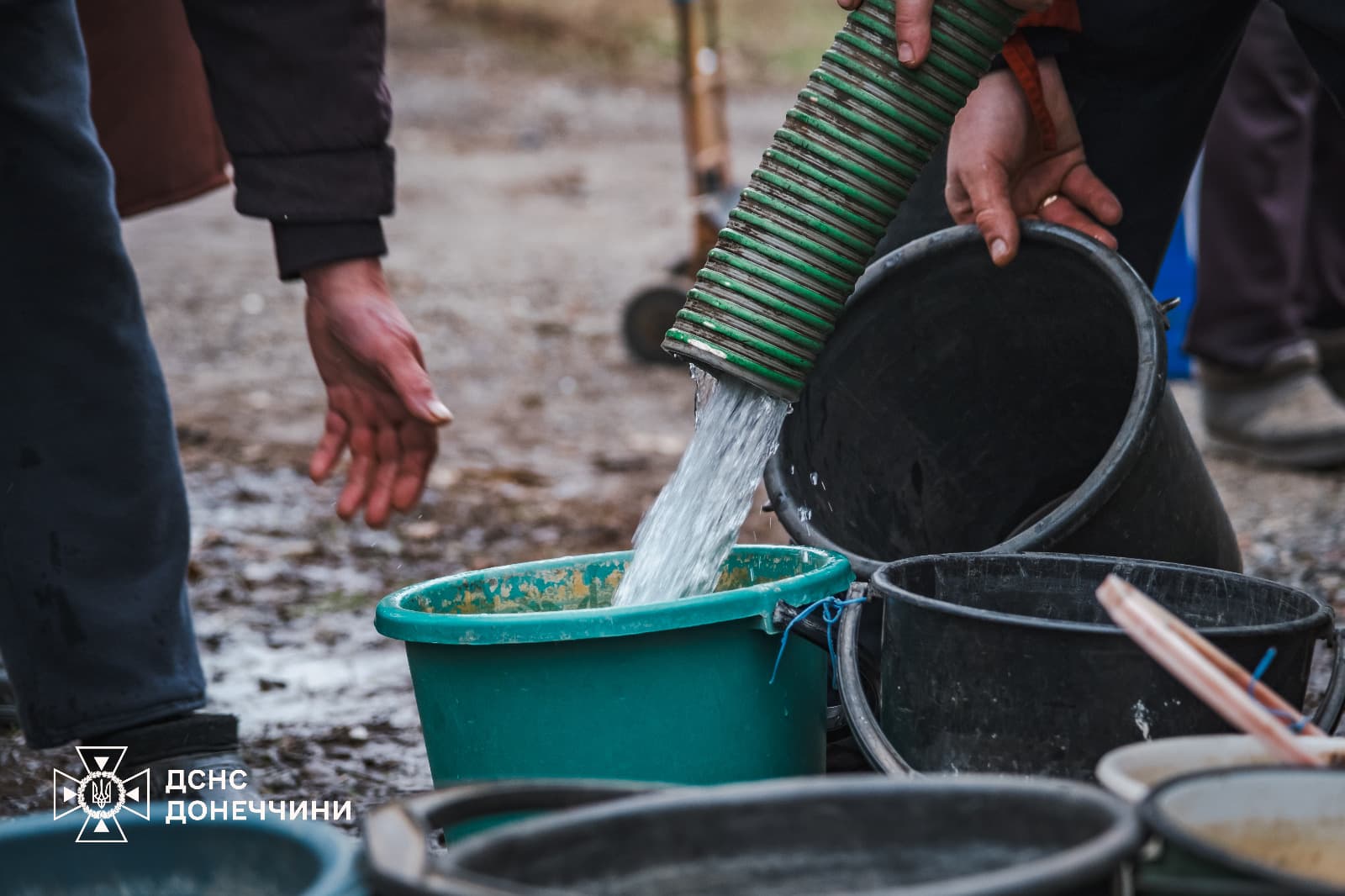 Рятувальники Донеччини доставили питну воду жителям Костянтинівки