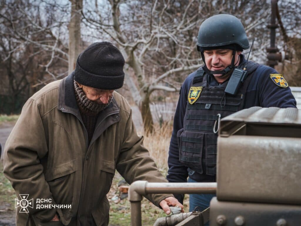 Рятувальники Донеччини привезли 16 тонн води мешканцям Костянтинівки