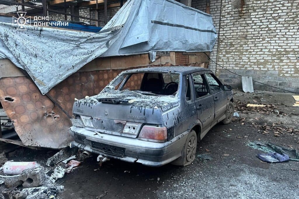 Російські війська знову атакували Костянтинівку, вкотре пошкодили пожежну частину