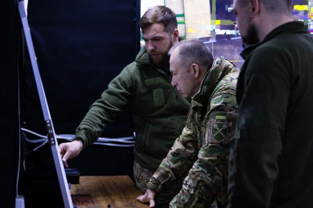 Сирський провів роботу у командних пунктах на Покровському напрямку (фото)