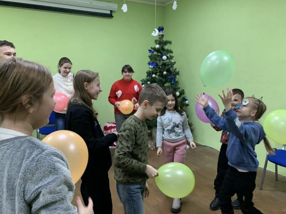 У Дніпрі бахмутські педагоги організували розважально-пізнавальну програму для дітей громади