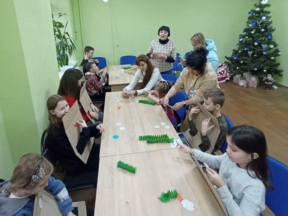 У Дніпрі бахмутські педагоги організували розважально-пізнавальну програму для дітей громади
