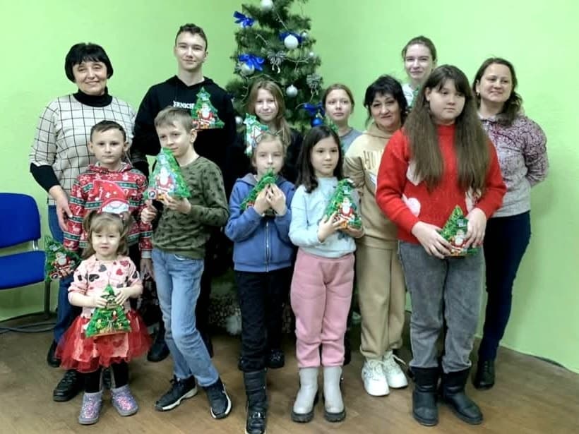 У Дніпрі бахмутські педагоги організували розважально-пізнавальну програму для дітей громади