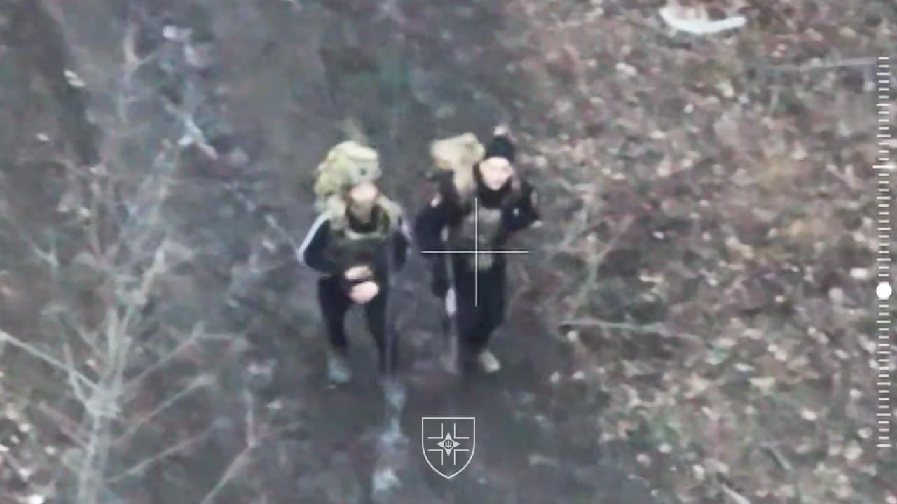 У Торецьку окупанти переодягаються в цивільний одяг