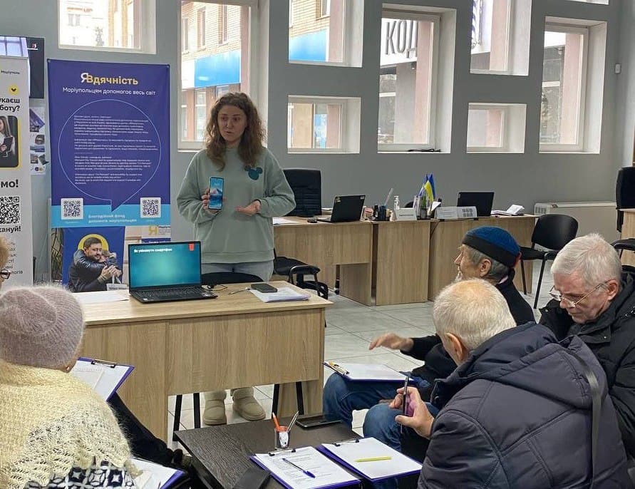 У Житомирі ВПО з Маріуполя навчають комп'ютерній грамотності