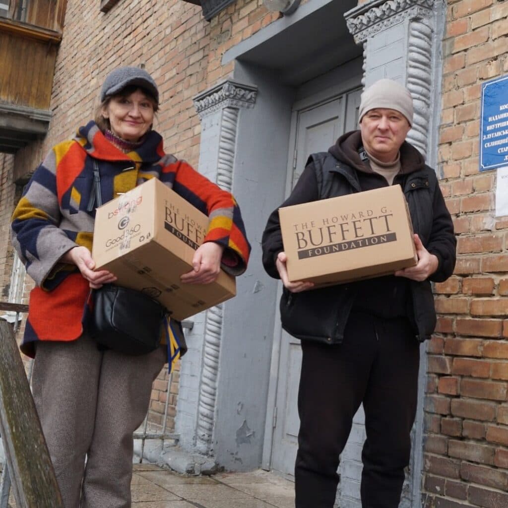 В столичном хабе Марковской СВА переселенцам передали продуктовые наборы длительного хранения от GEM и HGBF