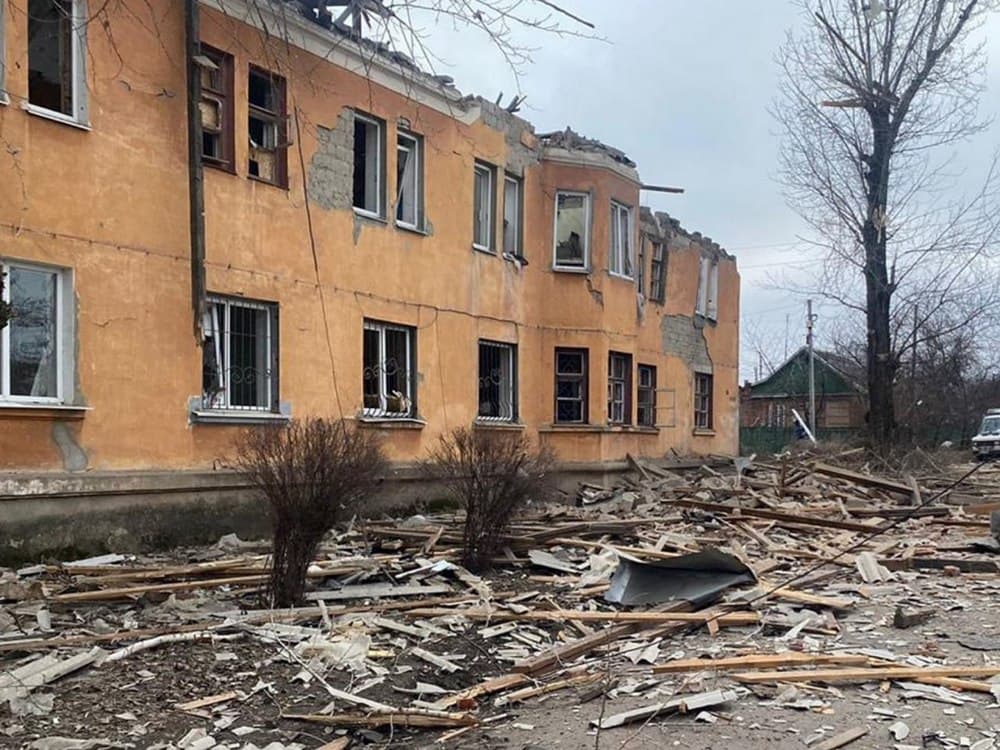 Ворог скинув три авіабомби на житлову забудову Костянтинівки (фото)