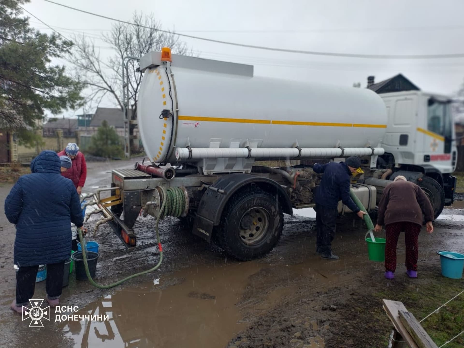 підвіз води на Донеччині