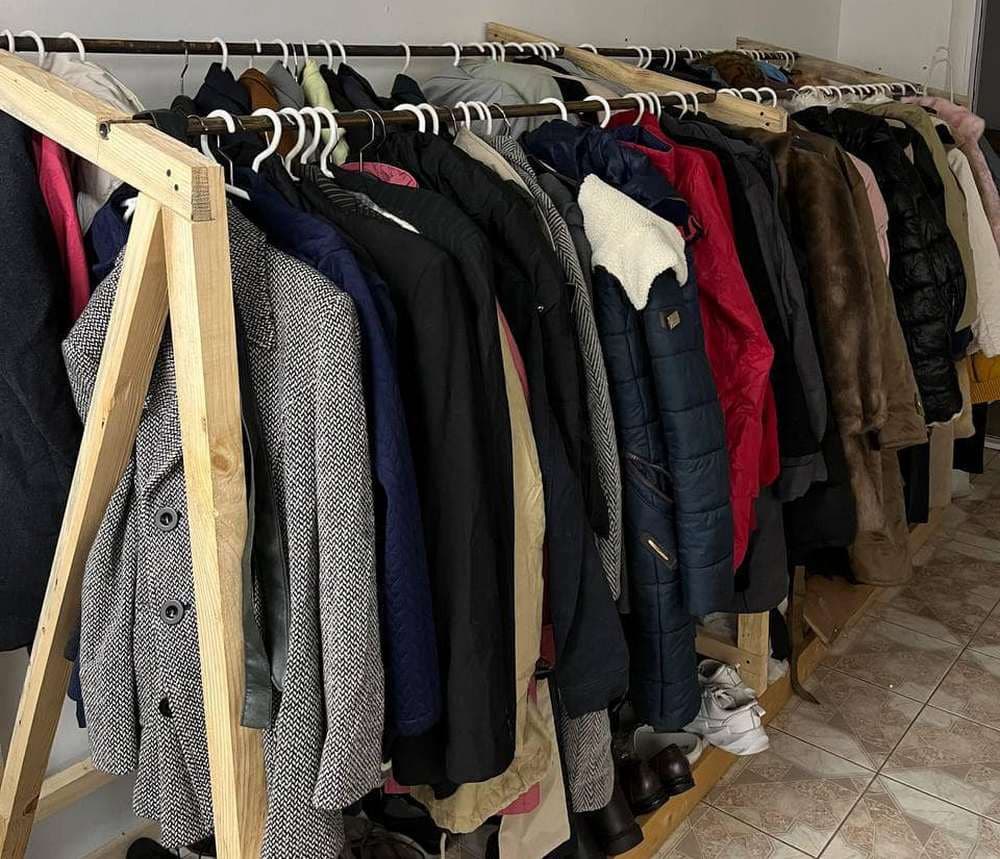 В Лимані від Червоного Хреста працює "банк" видачі одягу