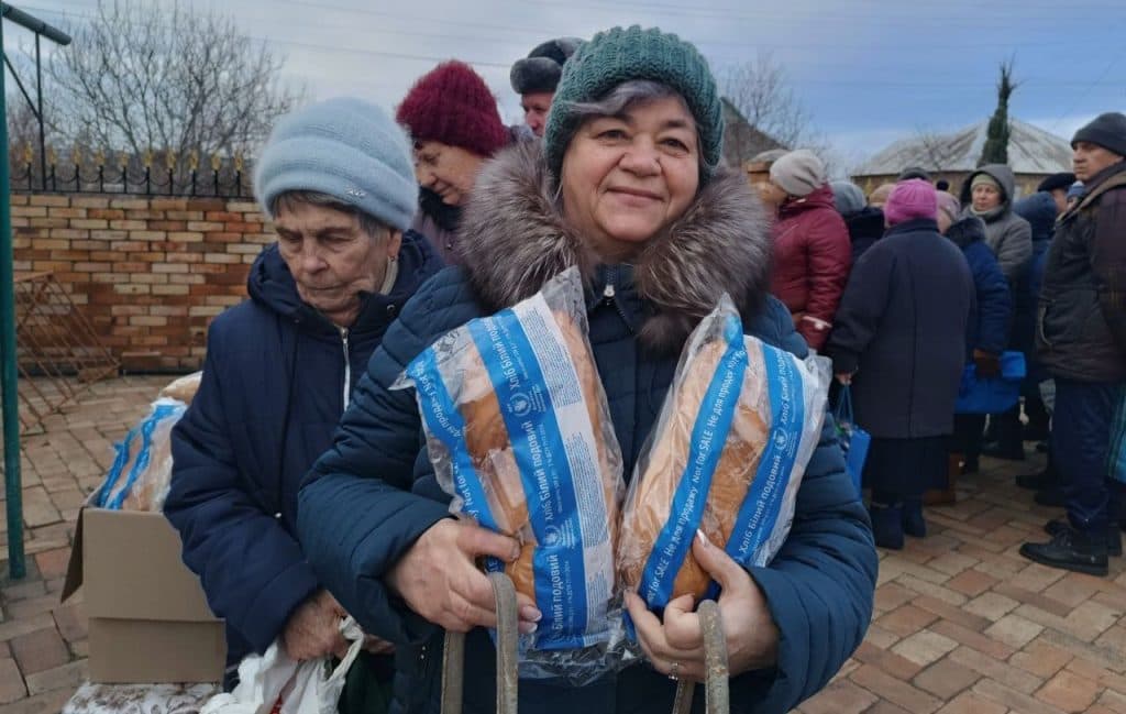 Благодійні організації надають гуманітарну допомогу мешканцям Донеччини