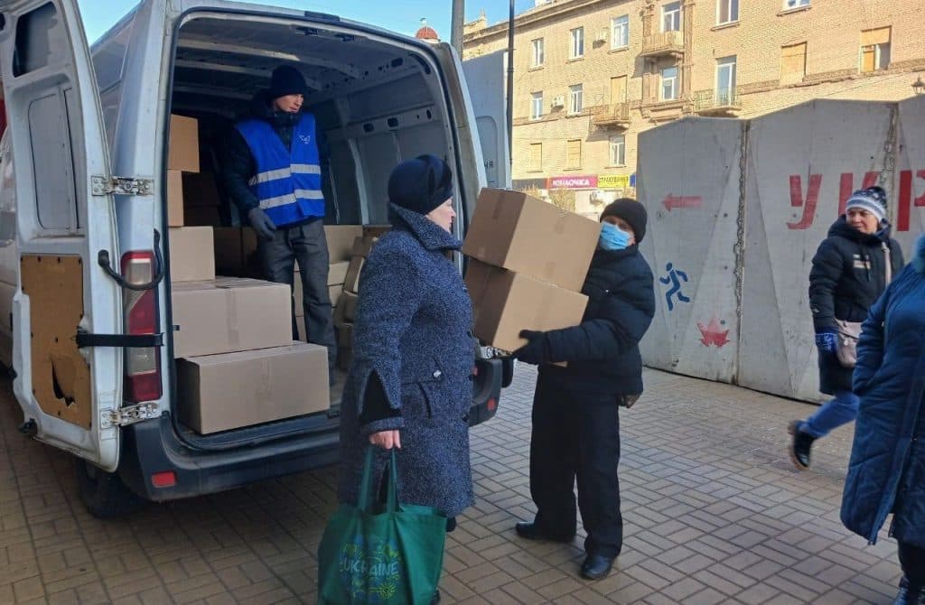 Благодійні організації надають гуманітарну допомогу мешканцям Донеччини
