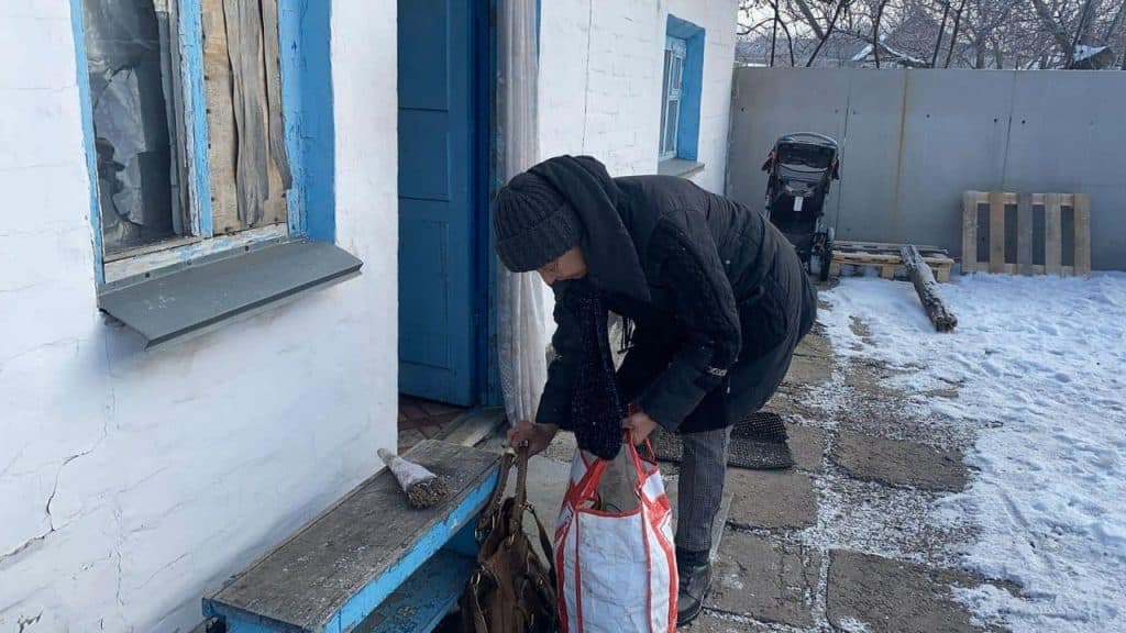 Близько 9 тисяч мешканців продовжують залишатися в Покровській громаді: стало відомо, як проходить евакуація (фото)