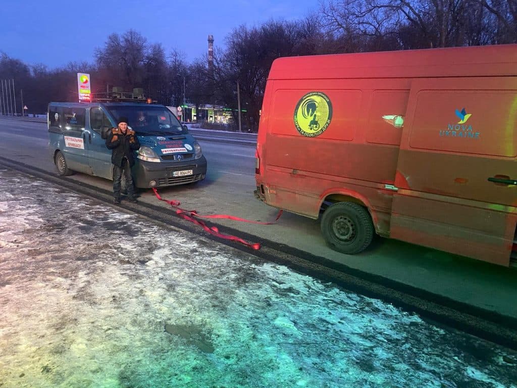 Близько 9 тисяч мешканців продовжують залишатися в Покровській громаді: стало відомо, як проходить евакуація (фото)